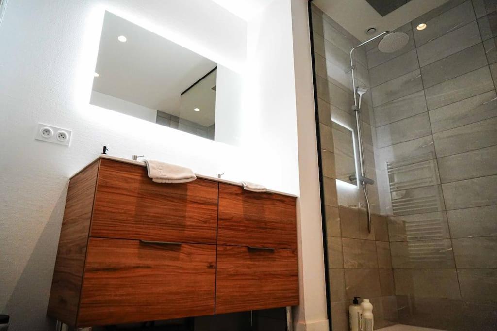Ferienwohnung Le Rive Hugo • Elegance & Art De Vivre Châteauroux Exterior foto